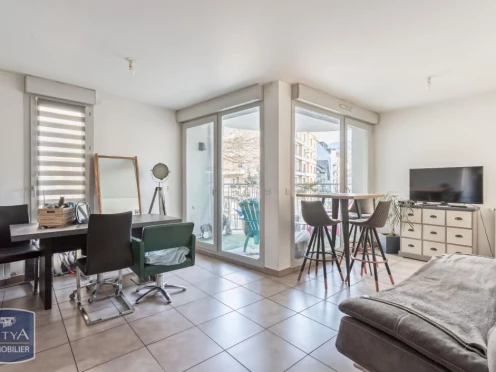 Appartement à  Chambéry (73000), 2 pièces