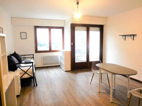 Appartement à  Aix-les-Bains (73100), 1 pièces