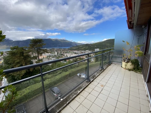 Appartement à  Aix-les-Bains (73100), 3 pièces