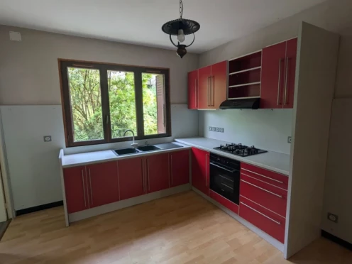 Appartement à  Allevard (38580), 6 pièces