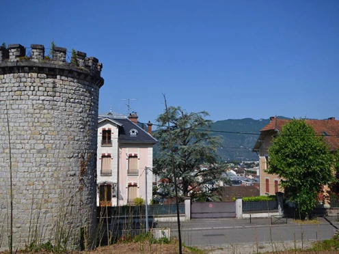 Appartement à  Aix-les-Bains (73100), 3 pièces