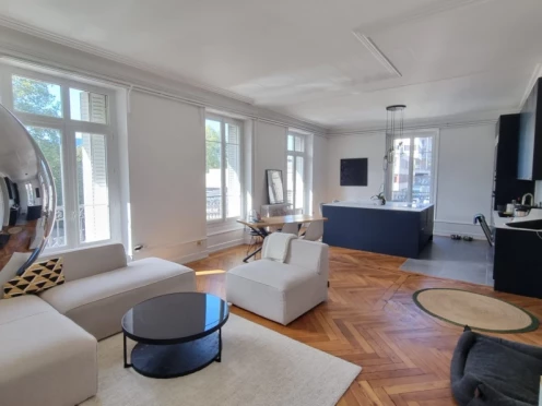 Appartement à  Aix-les-Bains (73100), 4 pièces