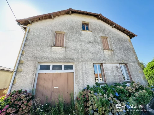 Maison à  Charlieu (42190), 8 pièces