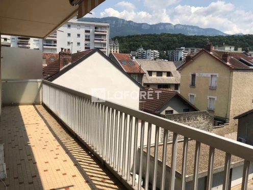 Appartement à  Aix-les-Bains (73100), 4 pièces