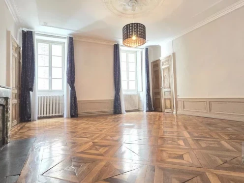 Appartement à  Chambéry (73000), 7 pièces