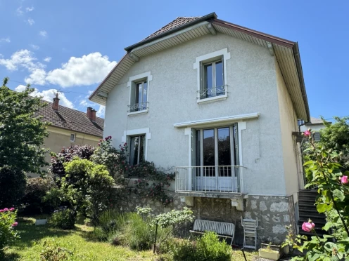 Maison à  Chambéry (73000),  pièces