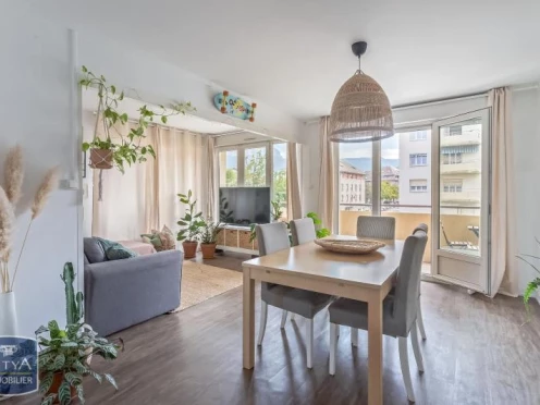 Appartement à  Chambéry (73000), 3 pièces