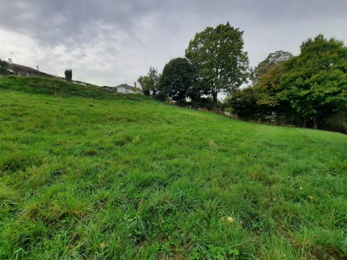 Terrain à  Saint-Genix-sur-Guiers (73240),  pièces