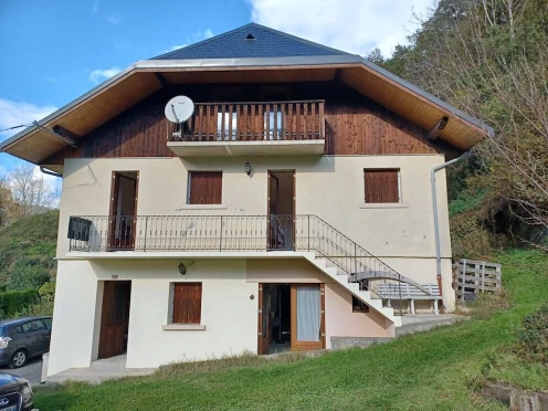 Maison à Les Chavannes-en-Maurienne (73660), 4 pièces