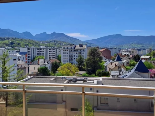 Appartement à  Chambéry (73000), 4 pièces