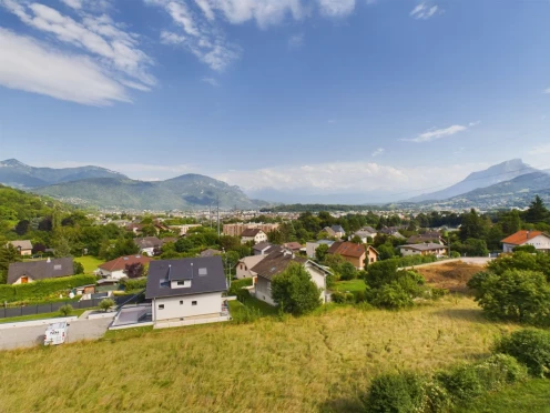 Appartement à  Bassens (73000), 4 pièces