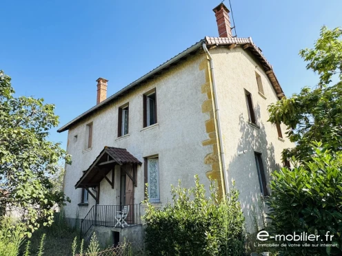 Maison à  Charlieu (42190), 8 pièces