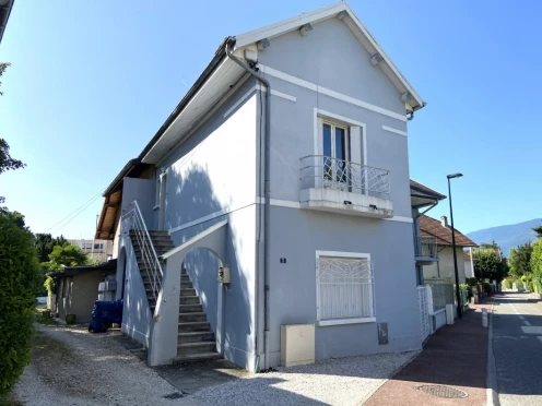 Maison à  Aix-les-Bains (73100), 4 pièces