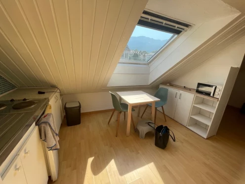 Appartement à  Aix-les-Bains (73100), 1 pièces