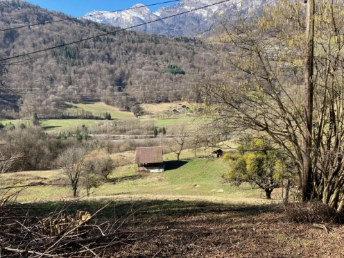 Terrain à  Césarches (73200),  pièces